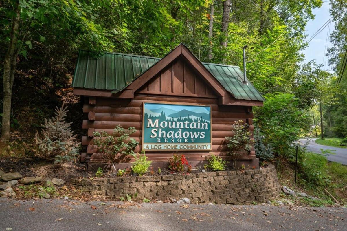 개틀린버그 Movie Theater Hot Tub View Mountain Escape 빌라 외부 사진